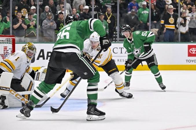Rantanen firma un triplete espectacular y Dallas derrota a Boston en tiempo extra