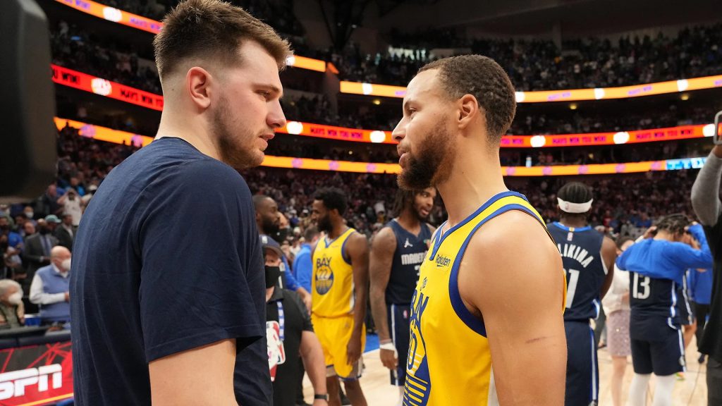 Stephen Curry y Luka Dončić protagonizan el duelo estelar entre Warriors y Lakers