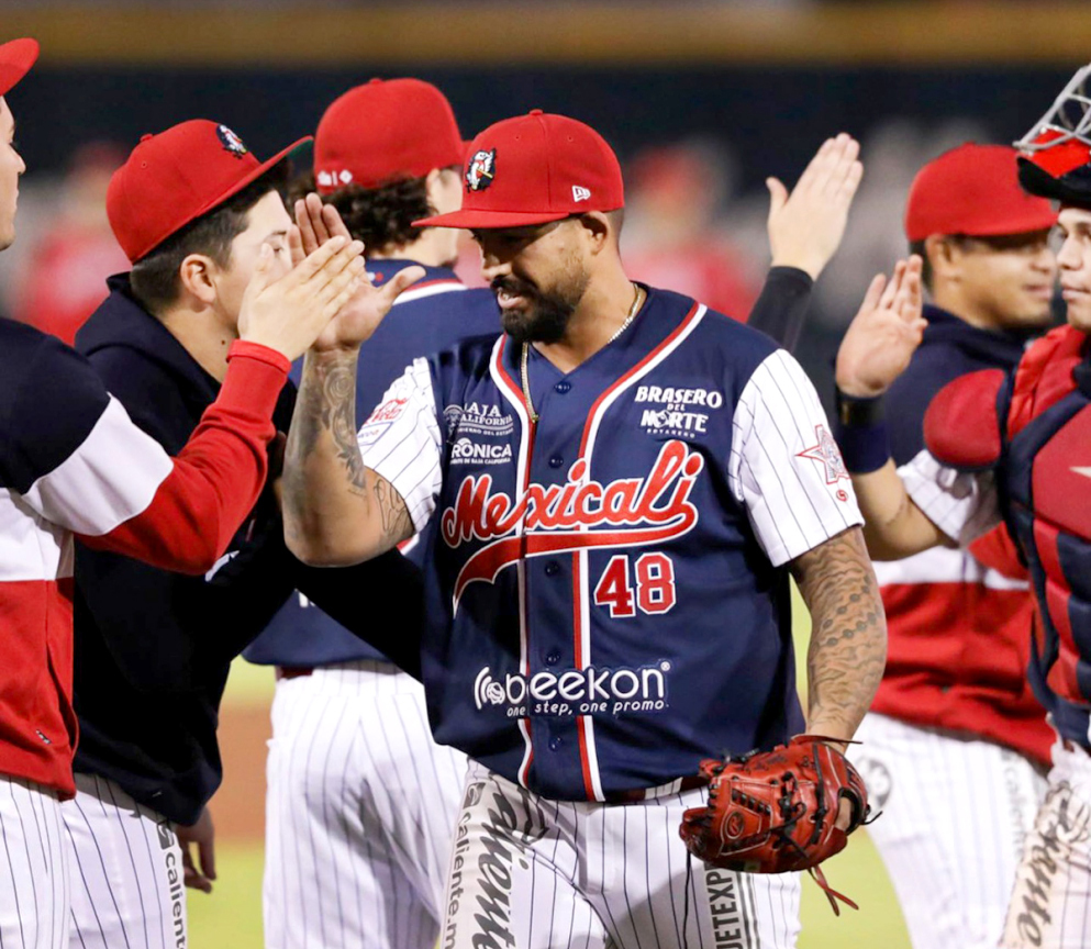 Águilas de Mexicali superan 11-10 a Charros de Jalisco en un duelo de 21 carreras