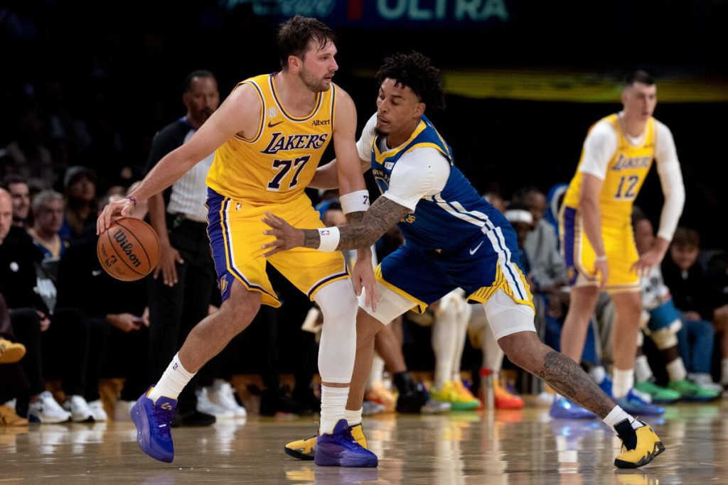 Luka Dončić domina a Golden State y los Lakers comienzan la temporada con una victoria contundente