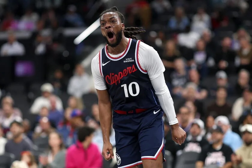 Darius Garland lidera paliza de los Clippers sobre Sacramento en el inicio de la temporada
