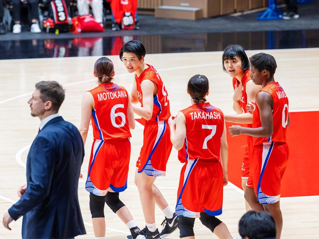 Denso Iris y Cheongju KB Stars se enfrentan por el liderato del Grupo B