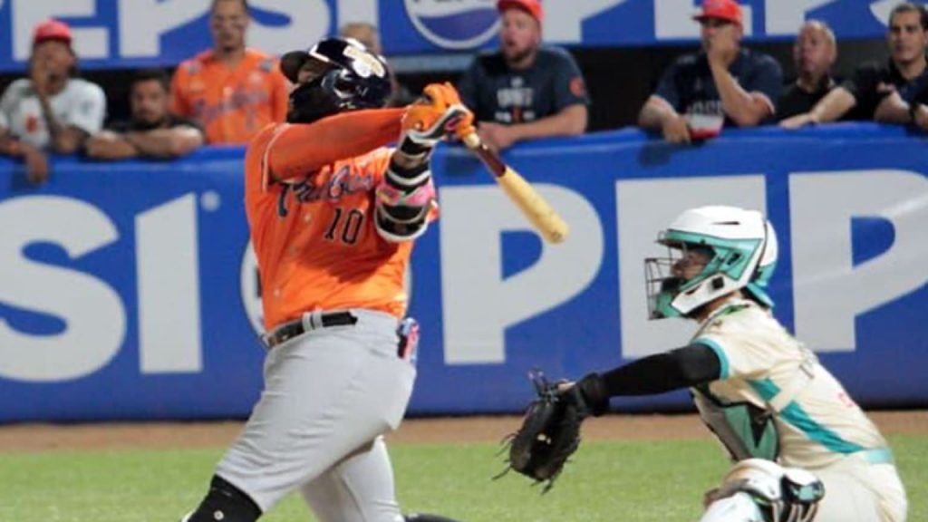 Caribes se imponen a Bravos y ocupan la cima del béisbol venezolano
