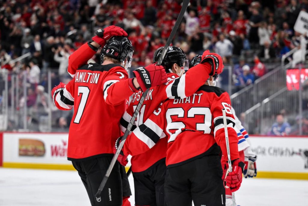 New Jersey Devils adquieren a Connor Hellebuyck en importante intercambio con Winnipeg Jets