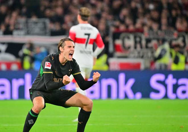 Borussia Mönchengladbach sorprende al Stuttgart en emocionante partido de cinco goles