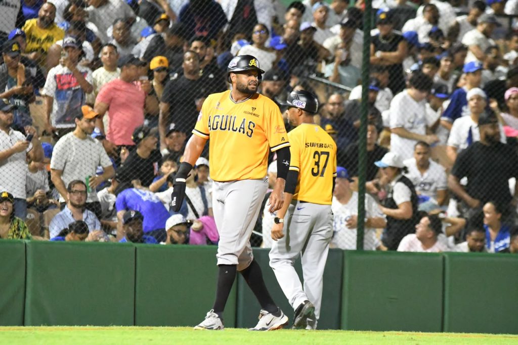 Las Águilas imponen su ley en el Quisqueya con victoria 9-5 sobre el Licey.
