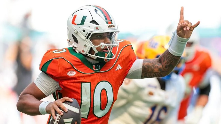¡MIAMI HURRICANES APLASTA A PITTSBURGH Y MANTIENE SU INVICTO COMO NÚMERO UNO DEL PAÍS!