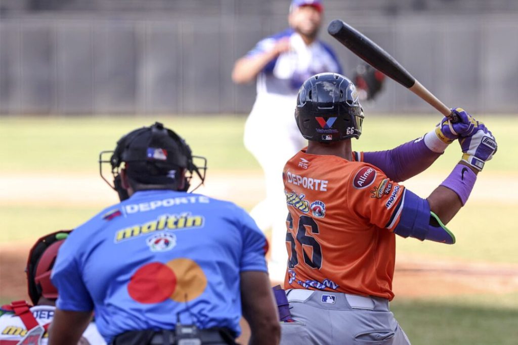 ¡CARIBES DE ANZOÁTEGUI GOLEA A TIBURONES Y SE MANTIENE EN LA CIMA DE LA LVBP!