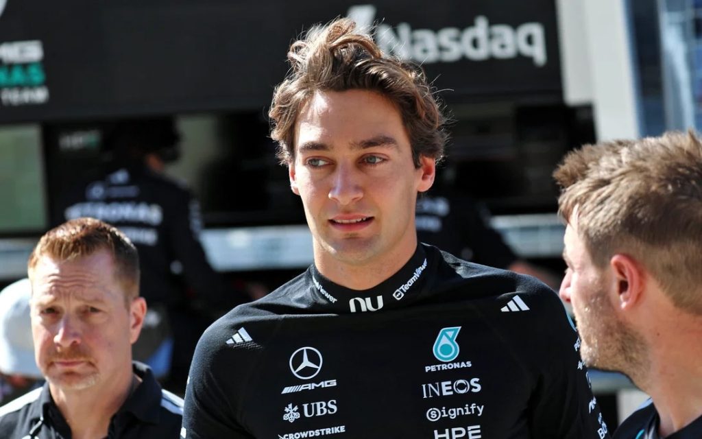 George Russell atraviesa una carrera complicada y Toto Wolff sale en su defensa