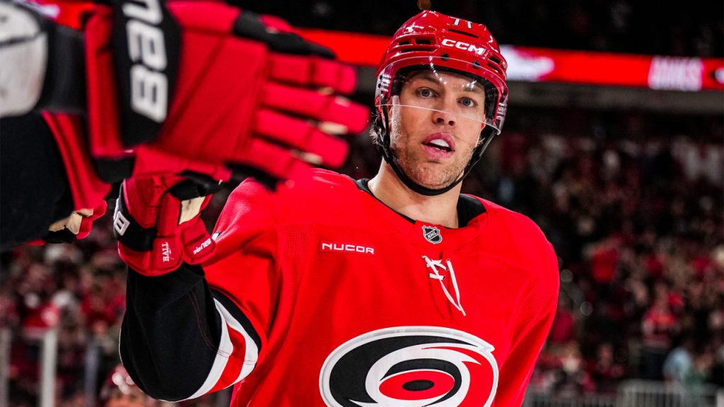 Taylor Hall podría regresar con Carolina Hurricanes después de superar una lesión