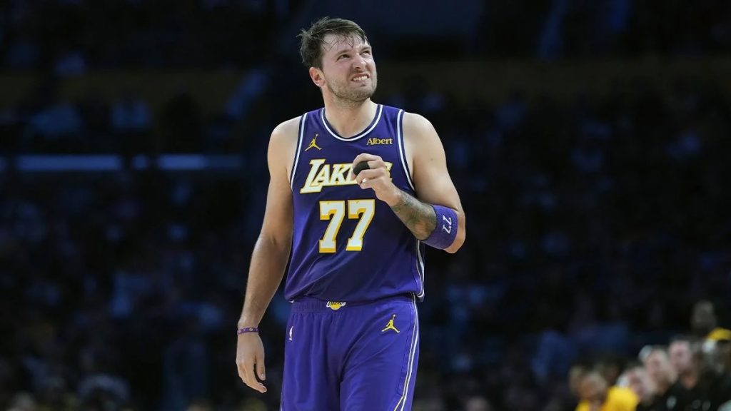 Luka Doncic explota con 41 puntos, pero Portland sorprende a los Lakers y les quita el invicto