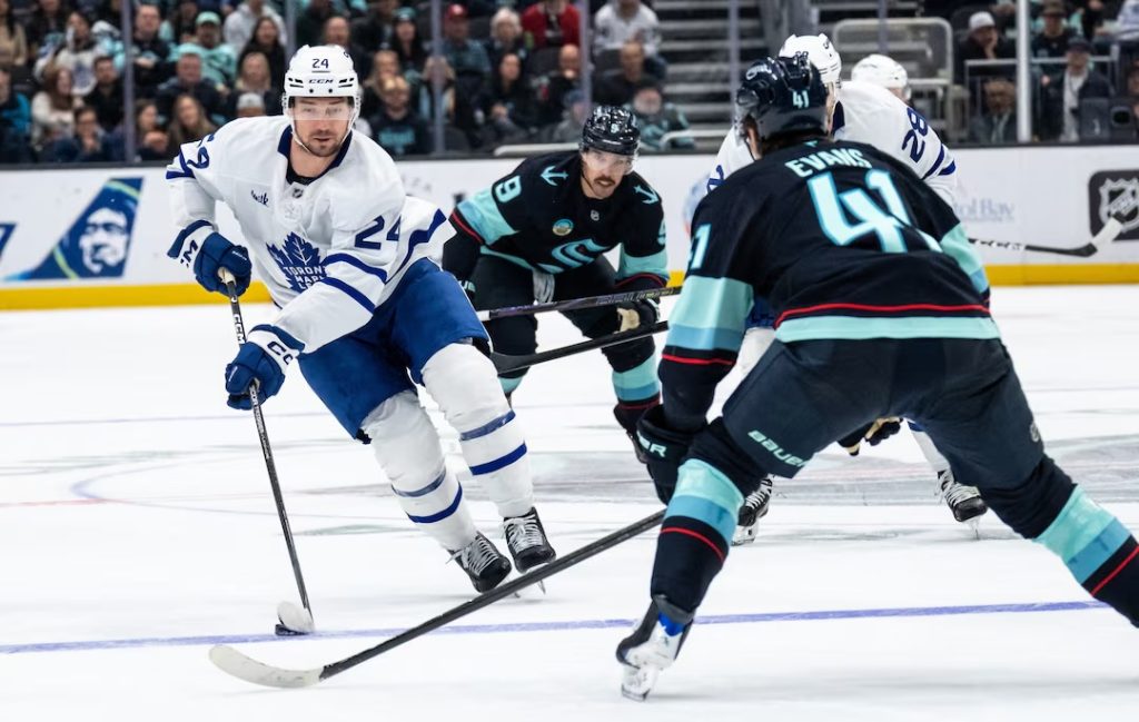 Brandon Montour marca gol decisivo y Seattle Kraken derrota dramáticamente a Toronto Maple Leafs