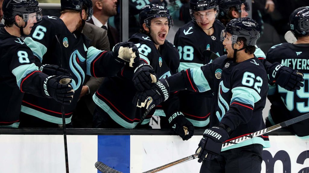 Seattle Kraken derrota a Toronto con un gol de Brandon Montour en los últimos segundos
