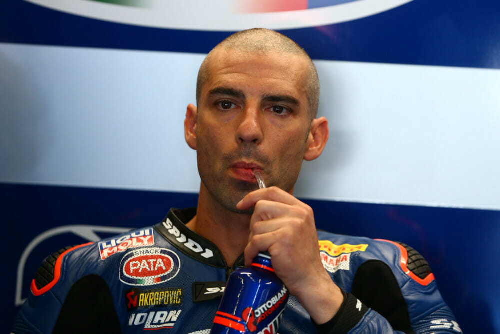 Marco Melandri cuestiona la autorización médica de Jorge Martín para competir con una muñeca fracturada