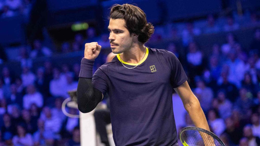 Carlos Alcaraz supera a Tommy Paul y se cita con Medvedev en las semifinales de Viena