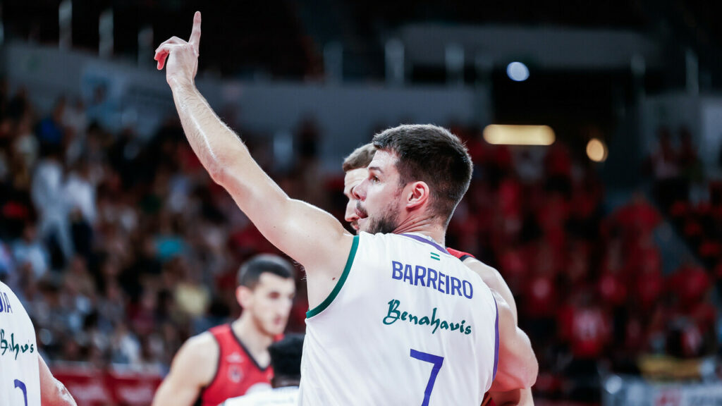 Jonathan Barreiro necesitó cirugía para reparar su