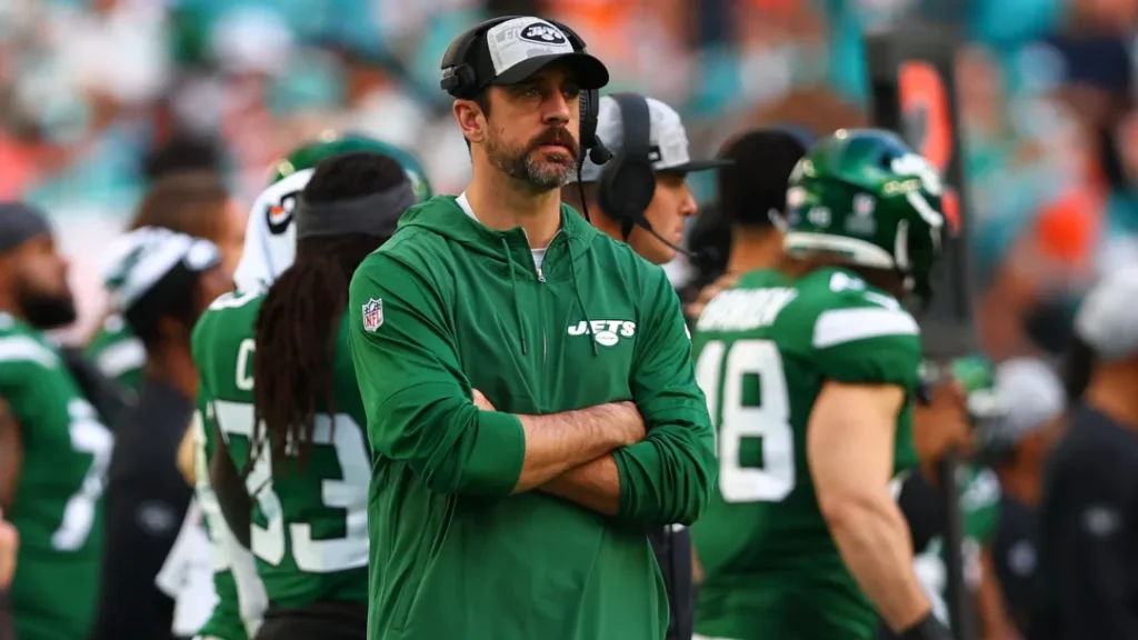 Aaron Rodgers anuncia que no regresará esta temporada con los Jets