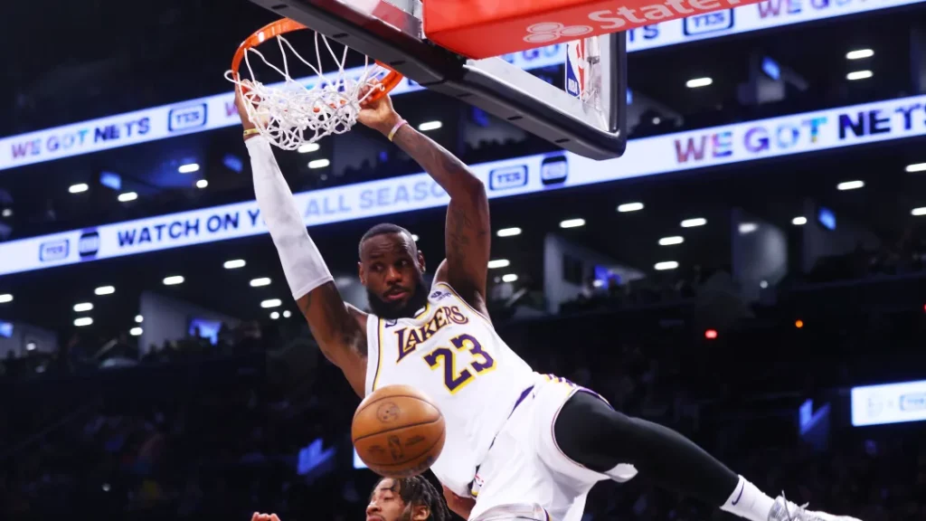 LeBron James superó a Michael Jordan en juegos de más de 30 puntos en la NBA