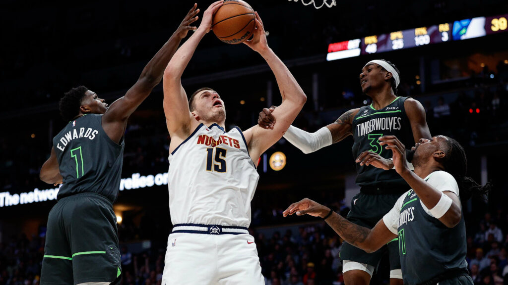 Jokic brilla en triunfo contra Timberwolves y Nuggets se hace con el liderato del oeste