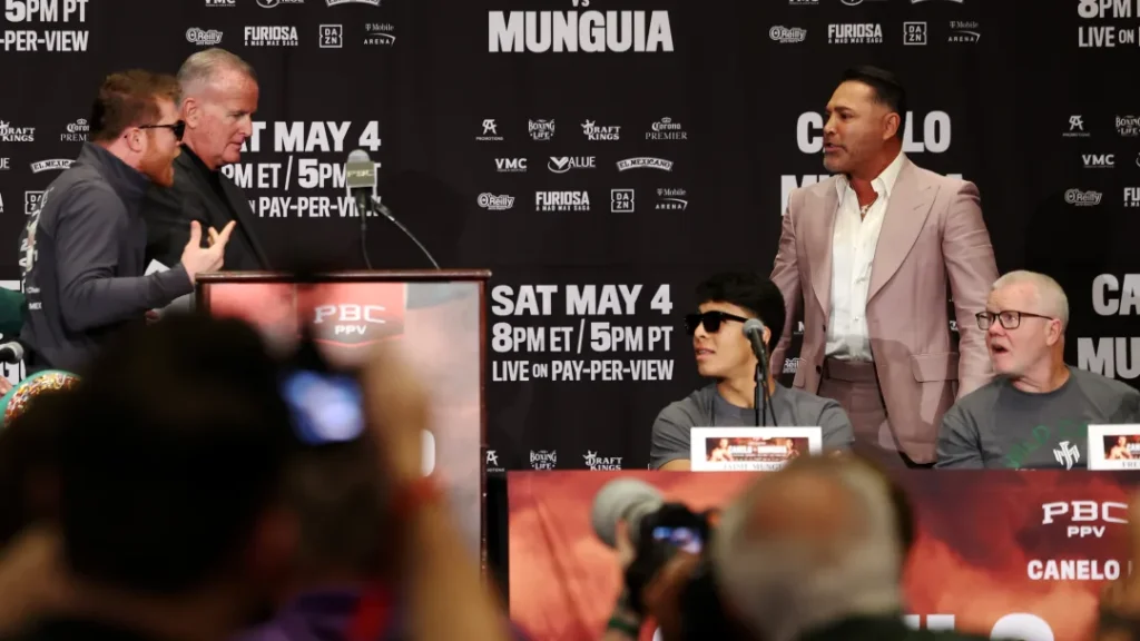 VIDEO: “Canelo” Álvarez llama ladrón a Óscar de la Hoya: “Es una lacra del boxeo”