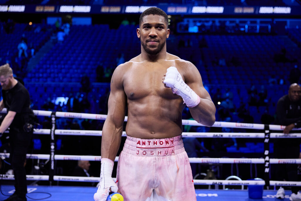 Anthony Joshua enfrentaría a Francis Ngannou según Eddie Hearn