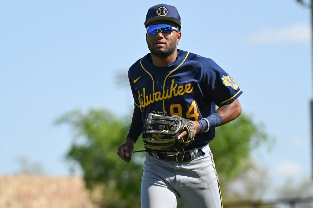Jackson Chourio hace el equipo con los Brewers de Milwaukee