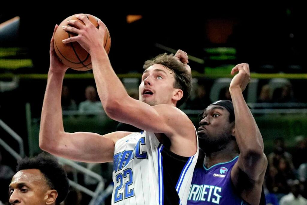 Magic derrota a Hornets y mantiene racha de victoria activa