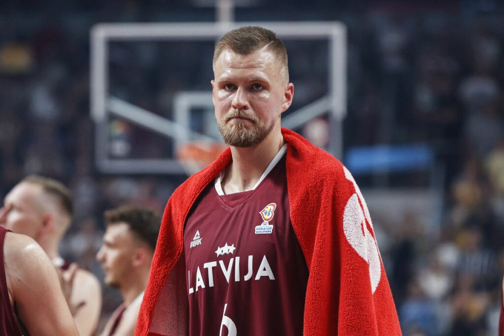 Letonia no contará con Kristaps Porzingis en Mundial