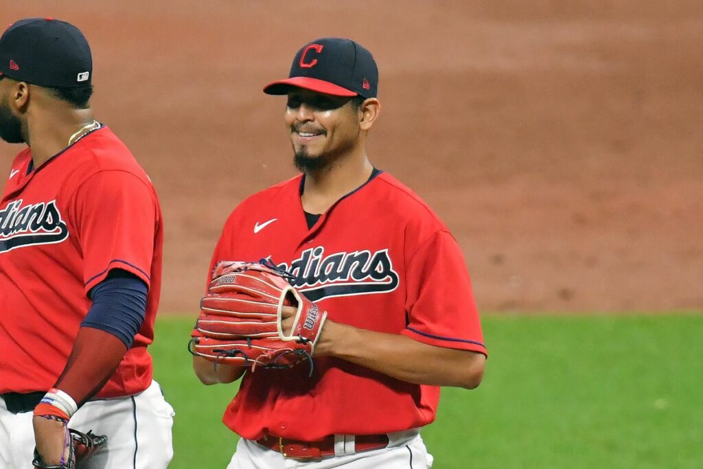 Carrasco retorna a los Guardians de Cleveland con un contrato de ligas menores