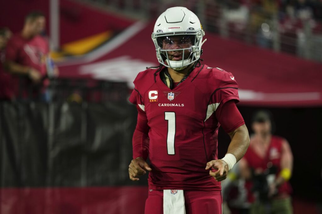 Kyler Murray será titular después de 11 meses