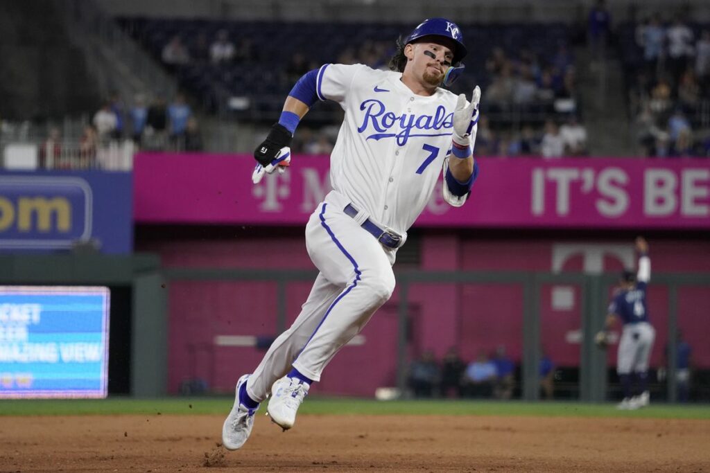 Witt sigue poniendo números de MVP y conecta cuadrangulares en victoria de Royals