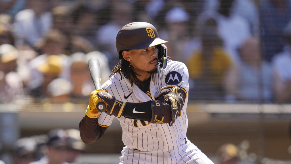 Campusano conecta cuadrangular, Padres vapulean a los Giants y dividen series