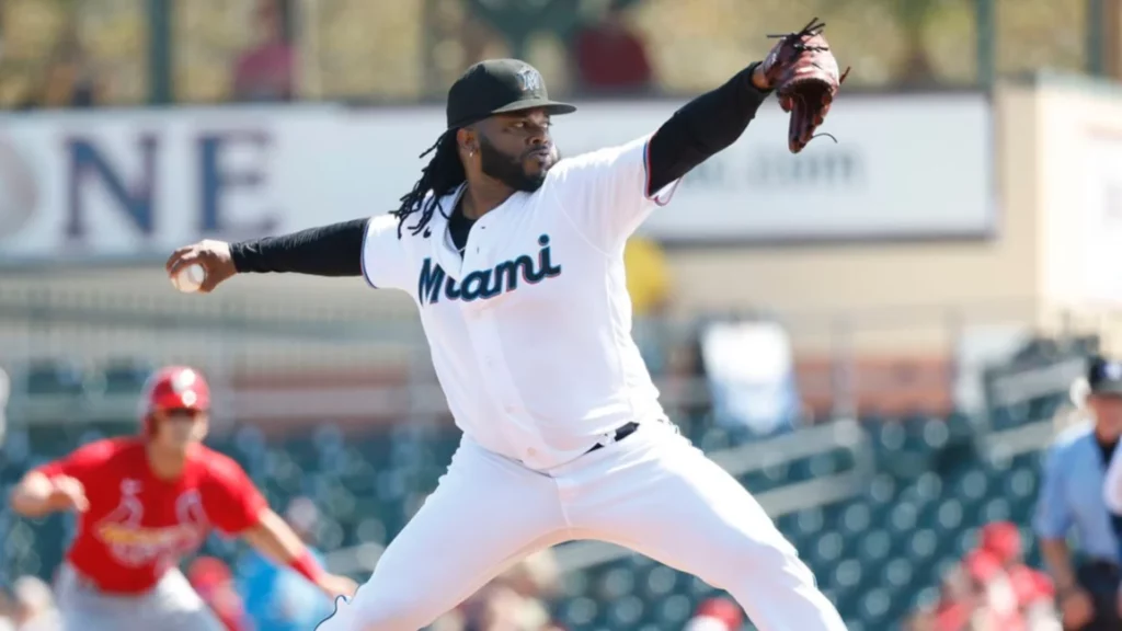 Miami Marlins toma difícil decisión con respecto al dominicano Johnny Cueto