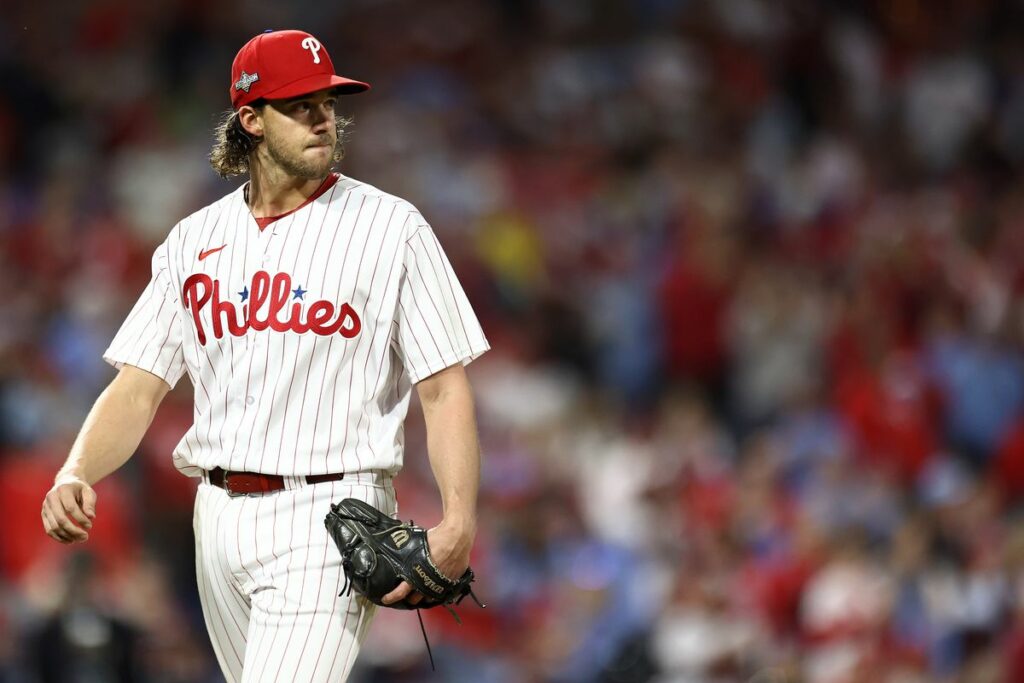 Aaron Nola extiende con Filis por 7 años y $172 millones