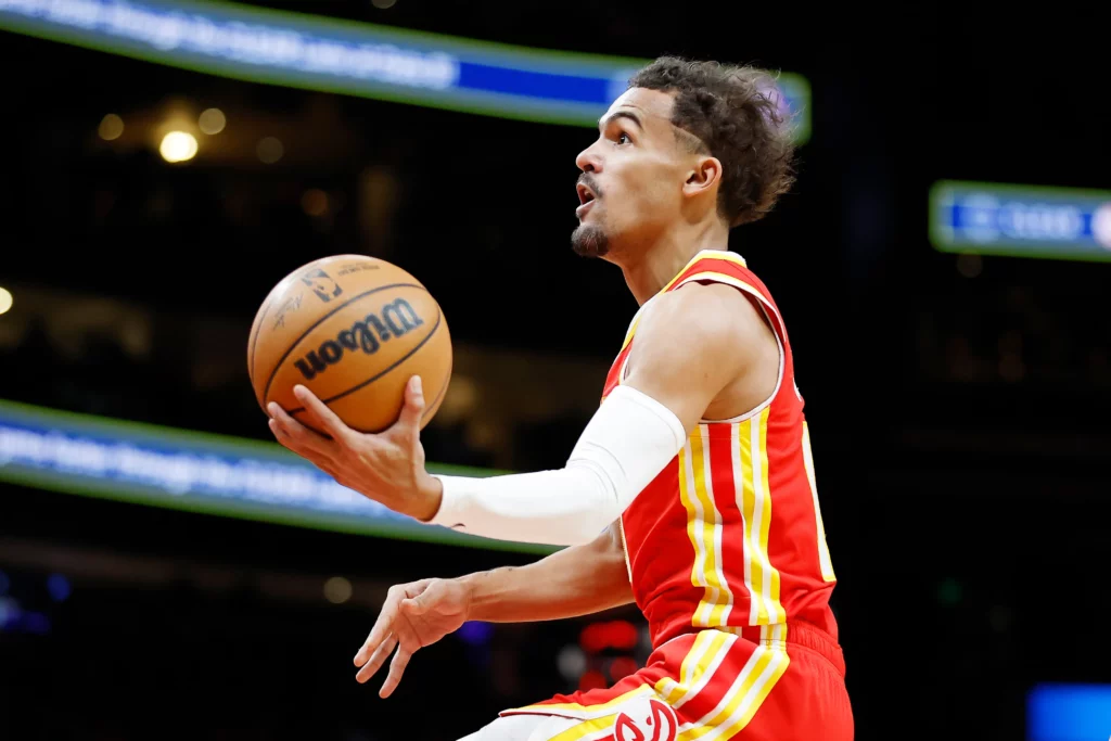 Trae Young y sus 43 puntos llevan a Atlanta a victoria