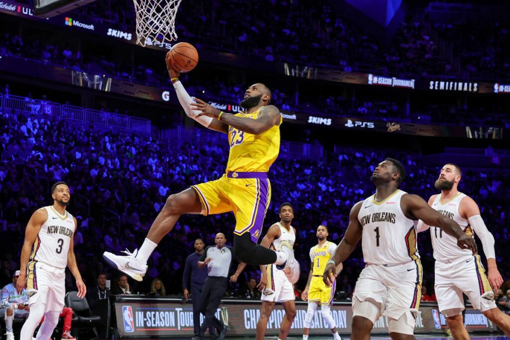 Lakers vencen de forma contundente a los Pelicans y alcanza al final del In Season