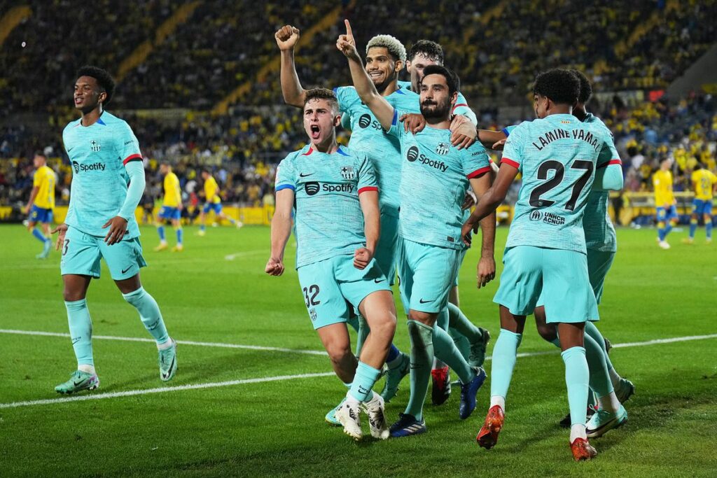 Gündogan anota penal en últimos minutos y el Barcelona cierra la primera vuelta como tercero