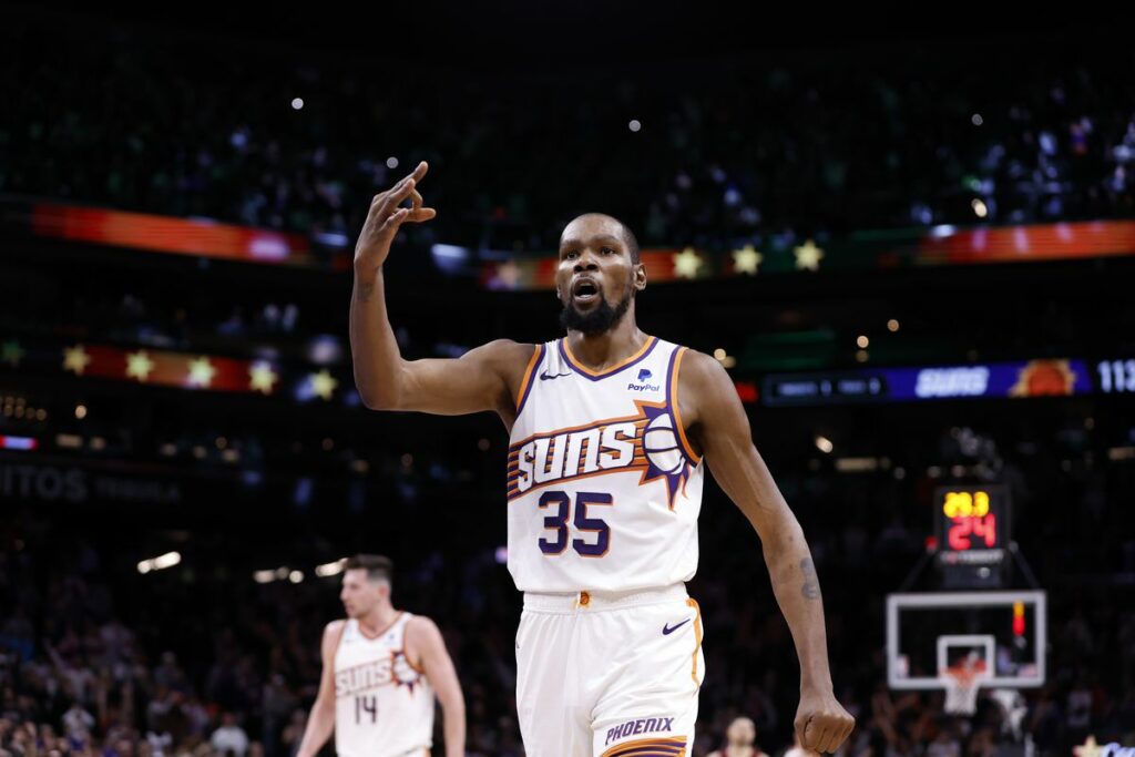 Durant anota 43 puntos y el tiro ganador para guíar a los Suns a la victoria contra Bulls