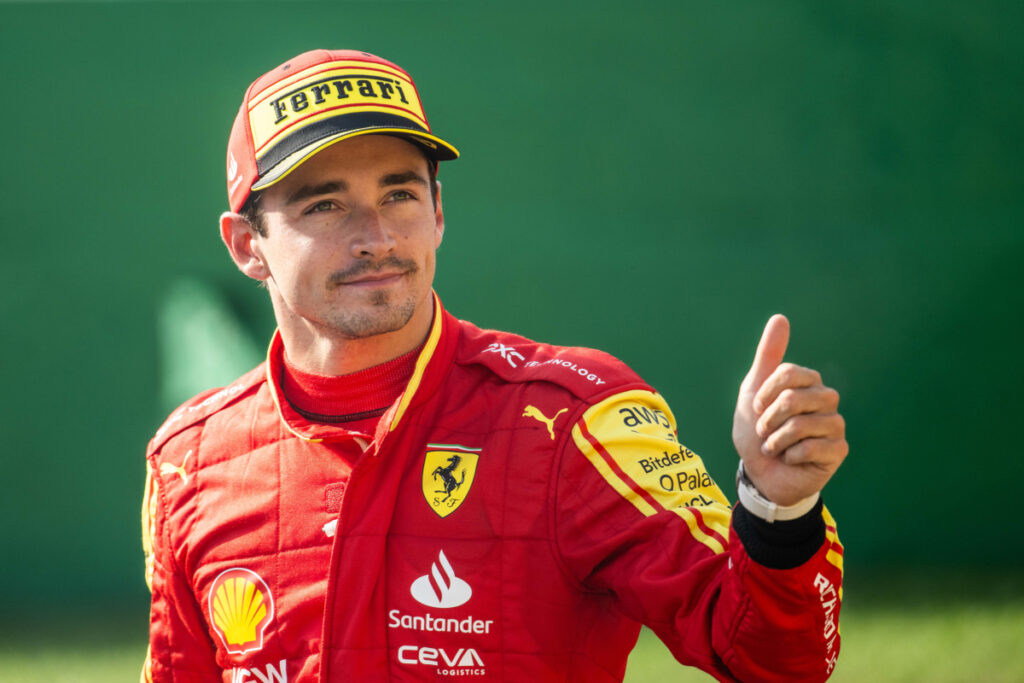 Charles Leclerc extiende su vínculo con Ferrari