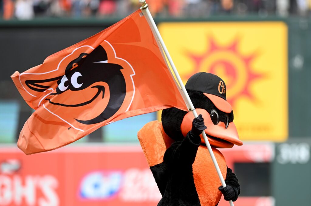 Familia Angelos acuerda la venta de los Orioles a David Rubenstein