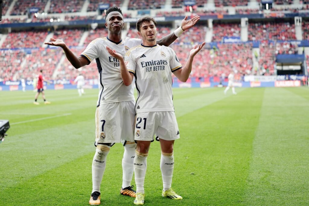 El Madrid golea al Osasuna con doblete de Vinicius