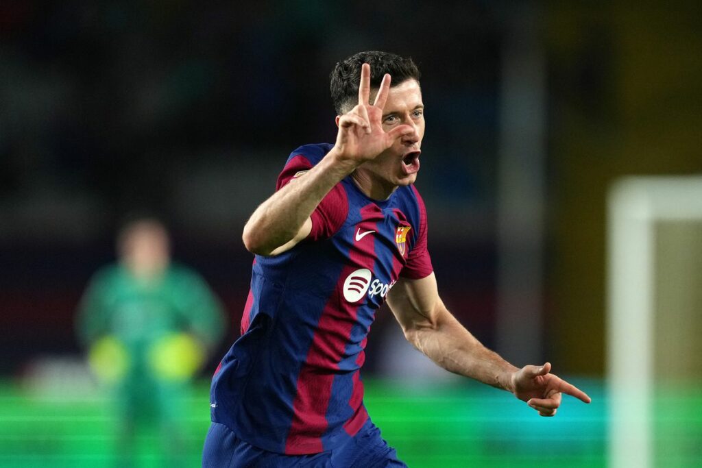 FC Barcelona remonta en su casa y vence a un Valencia en desventaja númerica