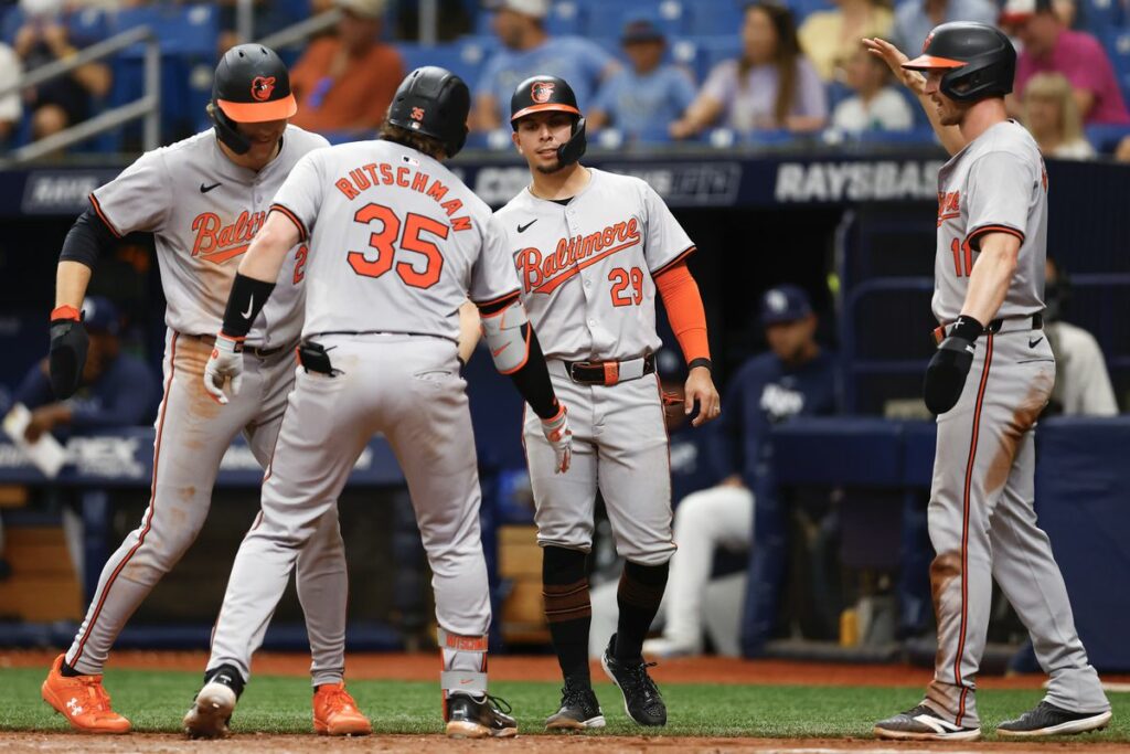 Rutschamn destaca con seis carreras impulsadas, Orioles barren a Tampa