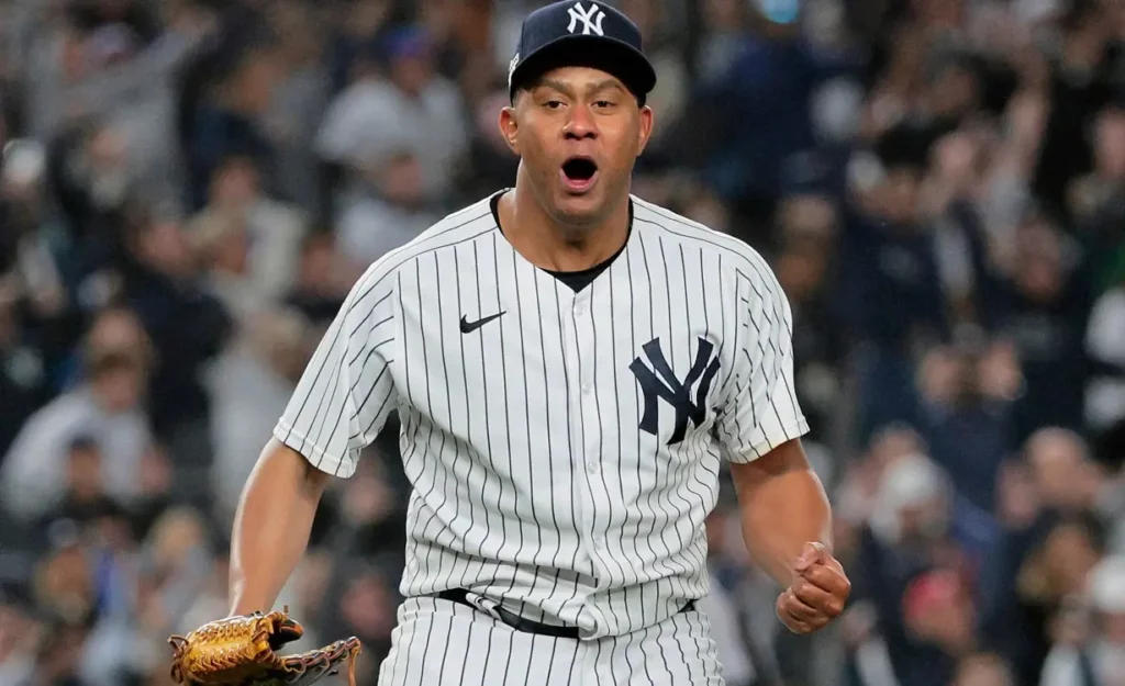Wandy Peralta firma por cuatro temporadas con los Padres