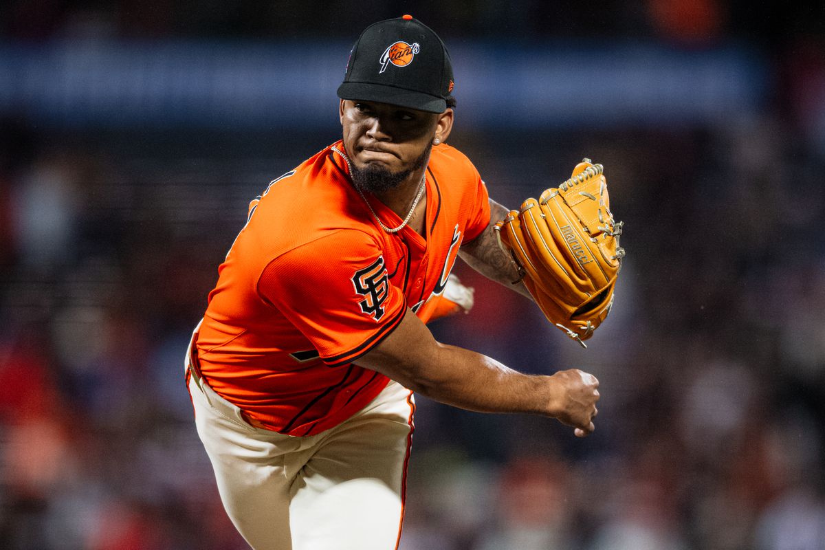 Yankees refuerzan bullpen con adquisición de Bednar, Doval y Bird