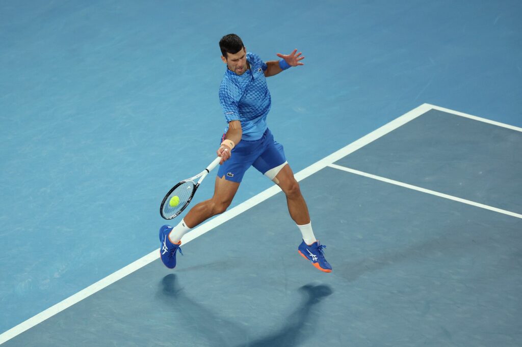 Novak Djokovic sigue con gran paso en Australia