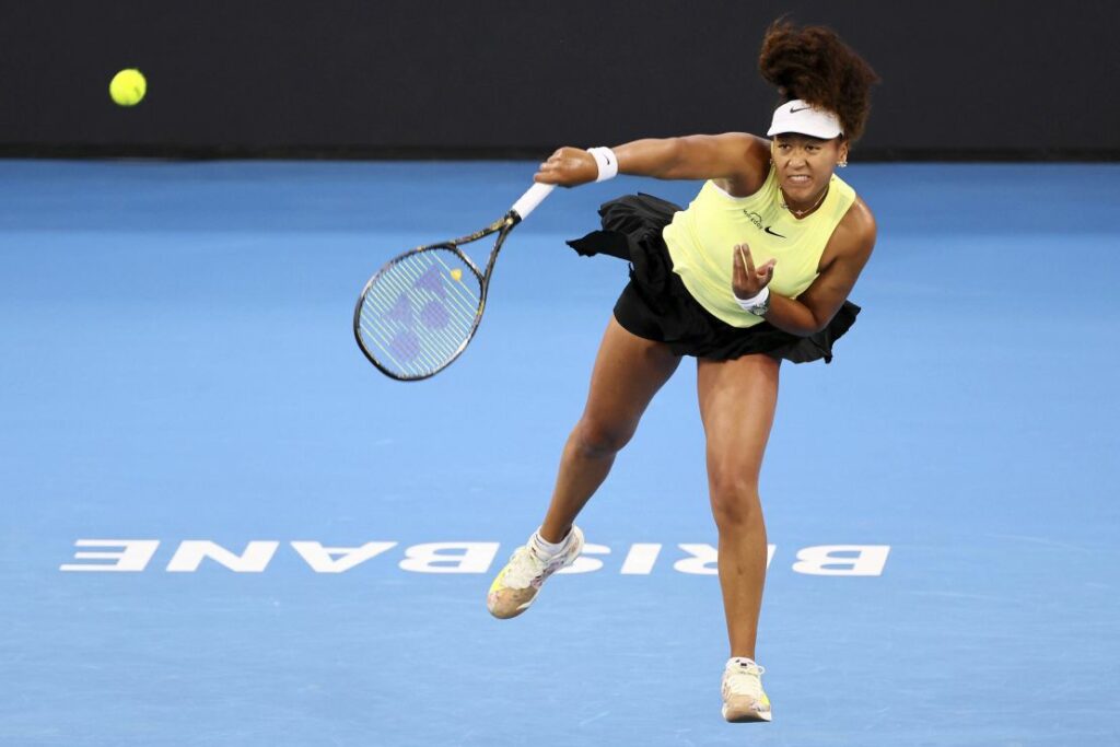 Osaka gana su primer partido post maternidad en Brisbane