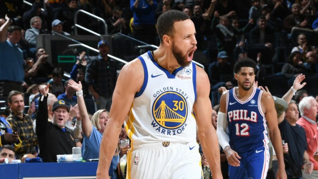 Curry lidera a los Warriors sobre los 76ers