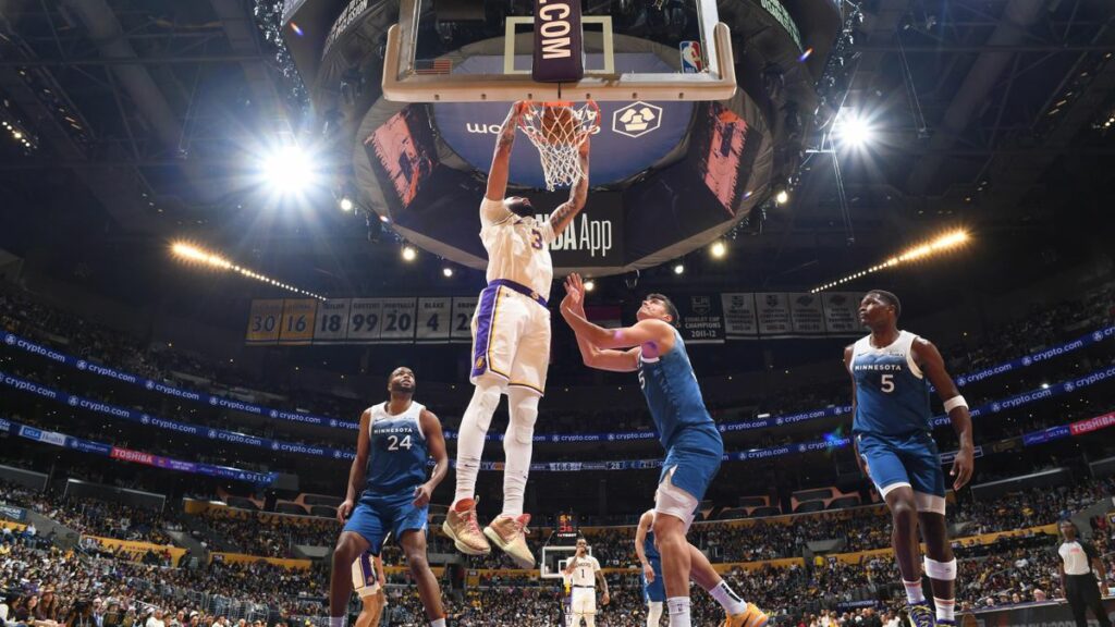 Lakers logran triunfar sobre Timberwolves