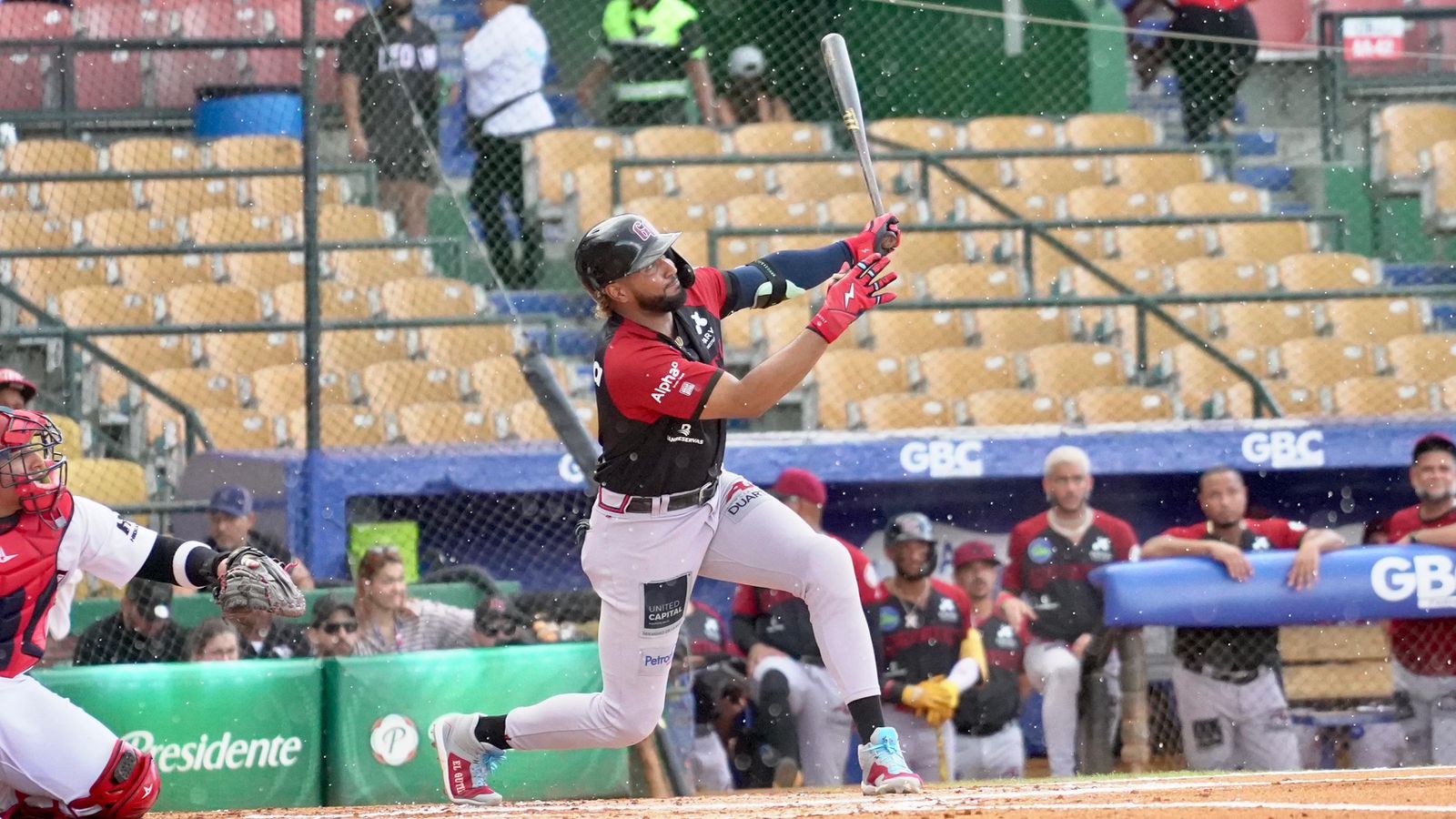 Kelvin Gutiérrez guía a Gigantes sobre Leones